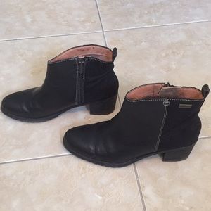 Pikolinos Ankle Bootie Black Suede & Leather sz40